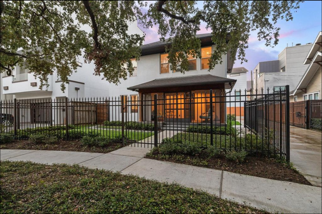 Welcome Home - Front entrance