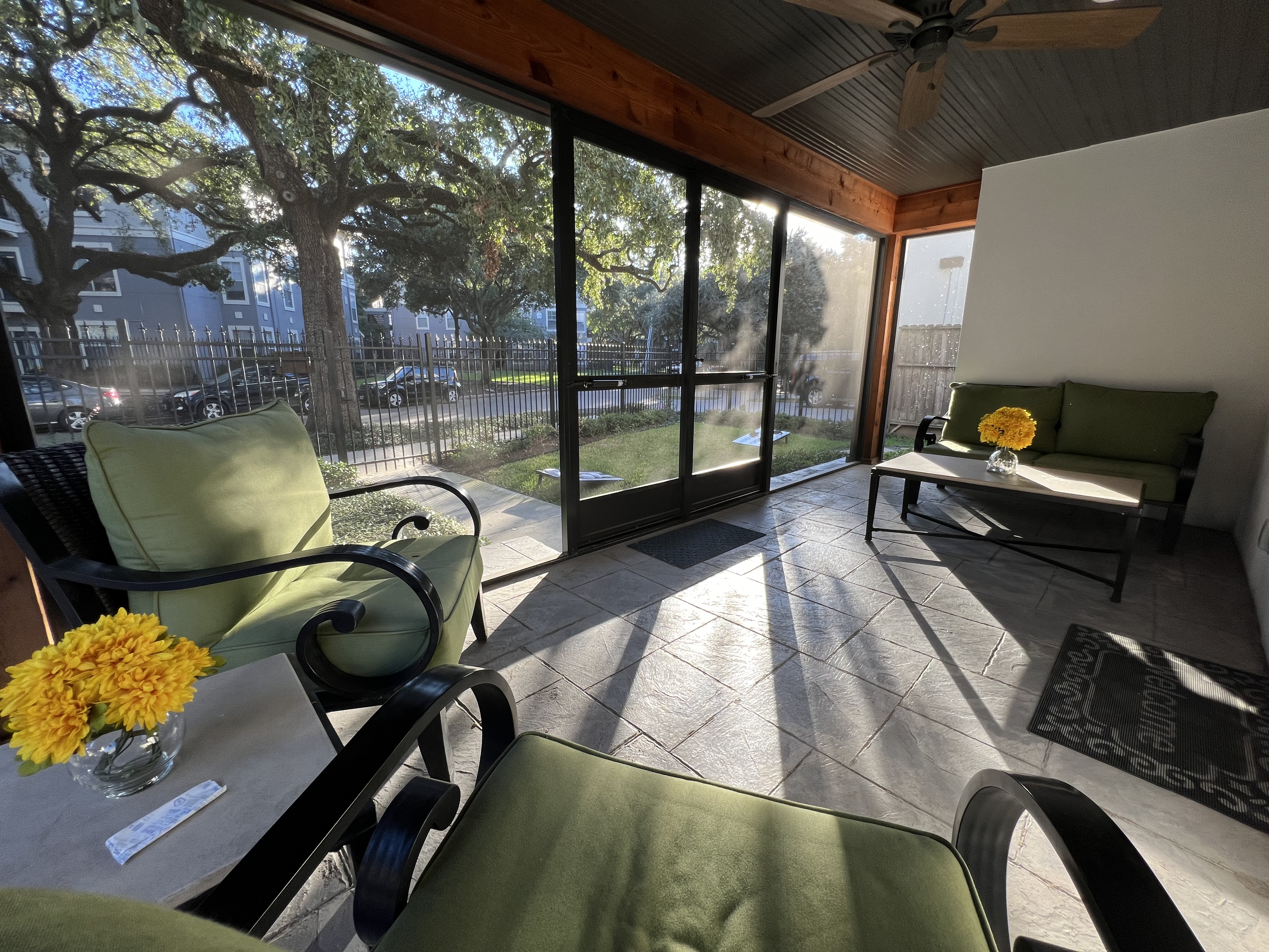 Covered porch area