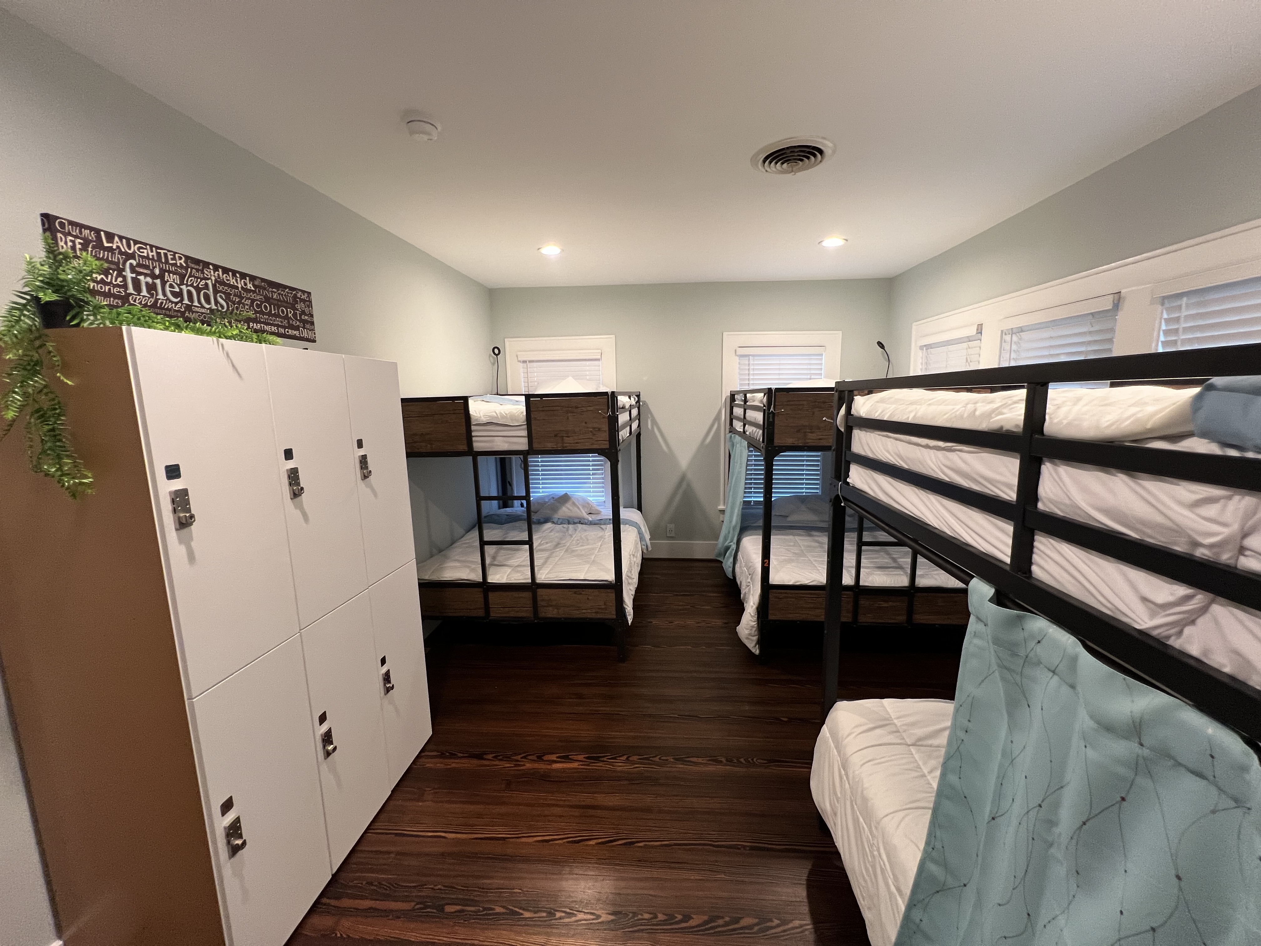 Mixed dormitory 6-bed