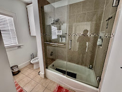 Bathroom detail 3